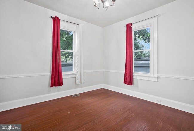 Building Photo - 508 Cording Ave