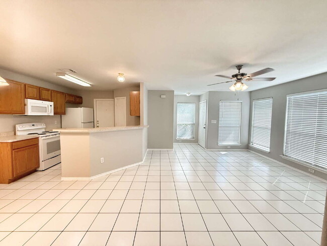 Building Photo - 3 Bedroom, 2 Bath Duplex with Yard Care Pr...