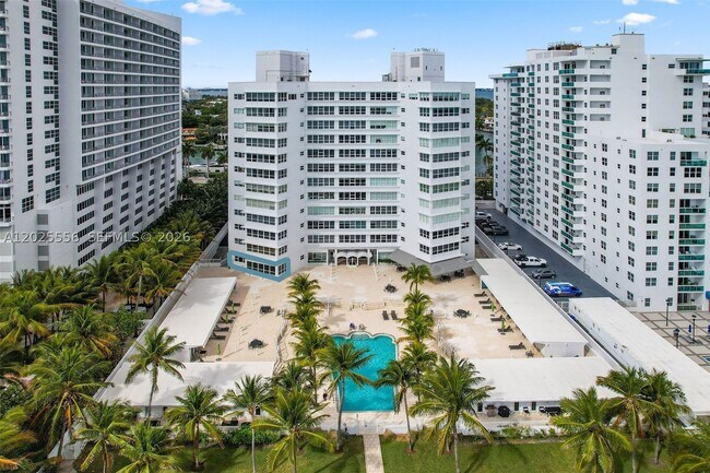 Building Photo - 4925 Collins Ave