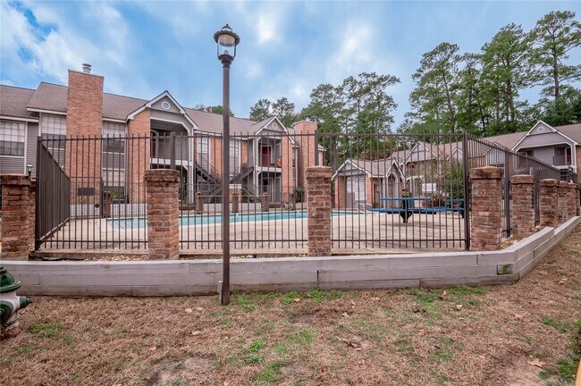 Building Photo - 2402 Sycamore Ave