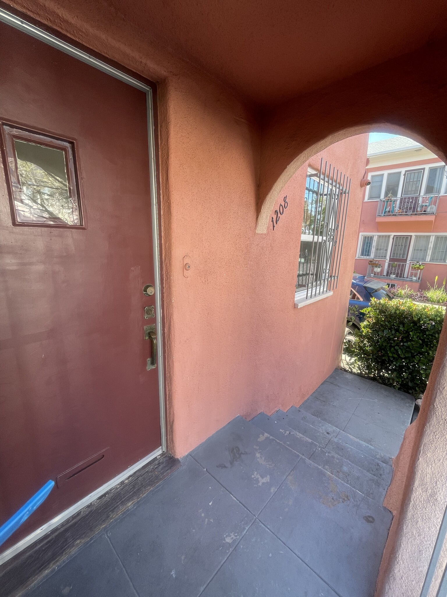 Building Photo - 1208 S St Andrews Pl
