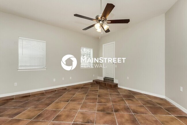 Building Photo - 3 Bedroom Pet-Friendly Home in Fern Park, FL with Main Street Renewal