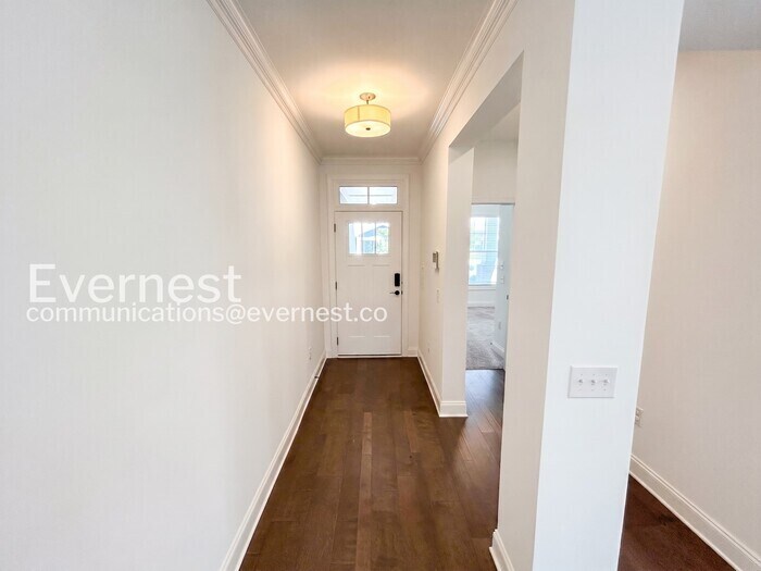 Building Photo - 252 Tanglewood Ln
