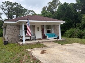 Building Photo - 138 Adams St