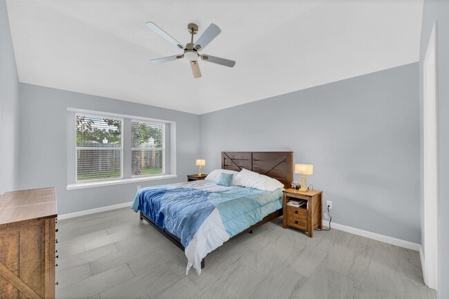 Building Photo - 3830 Landon Park Dr