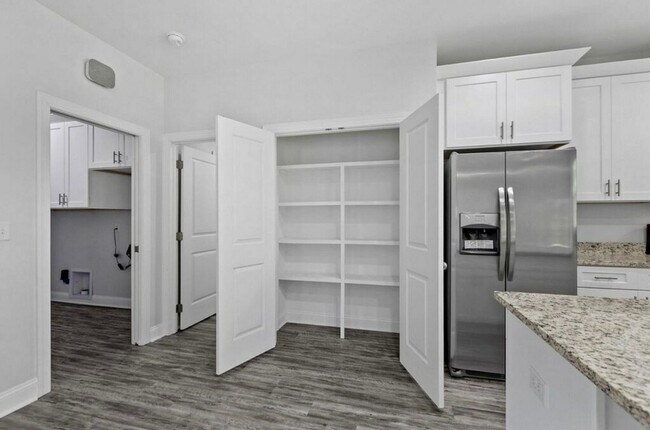 Building Photo - Beautiful Crooked Creek Home Monticello For Rent