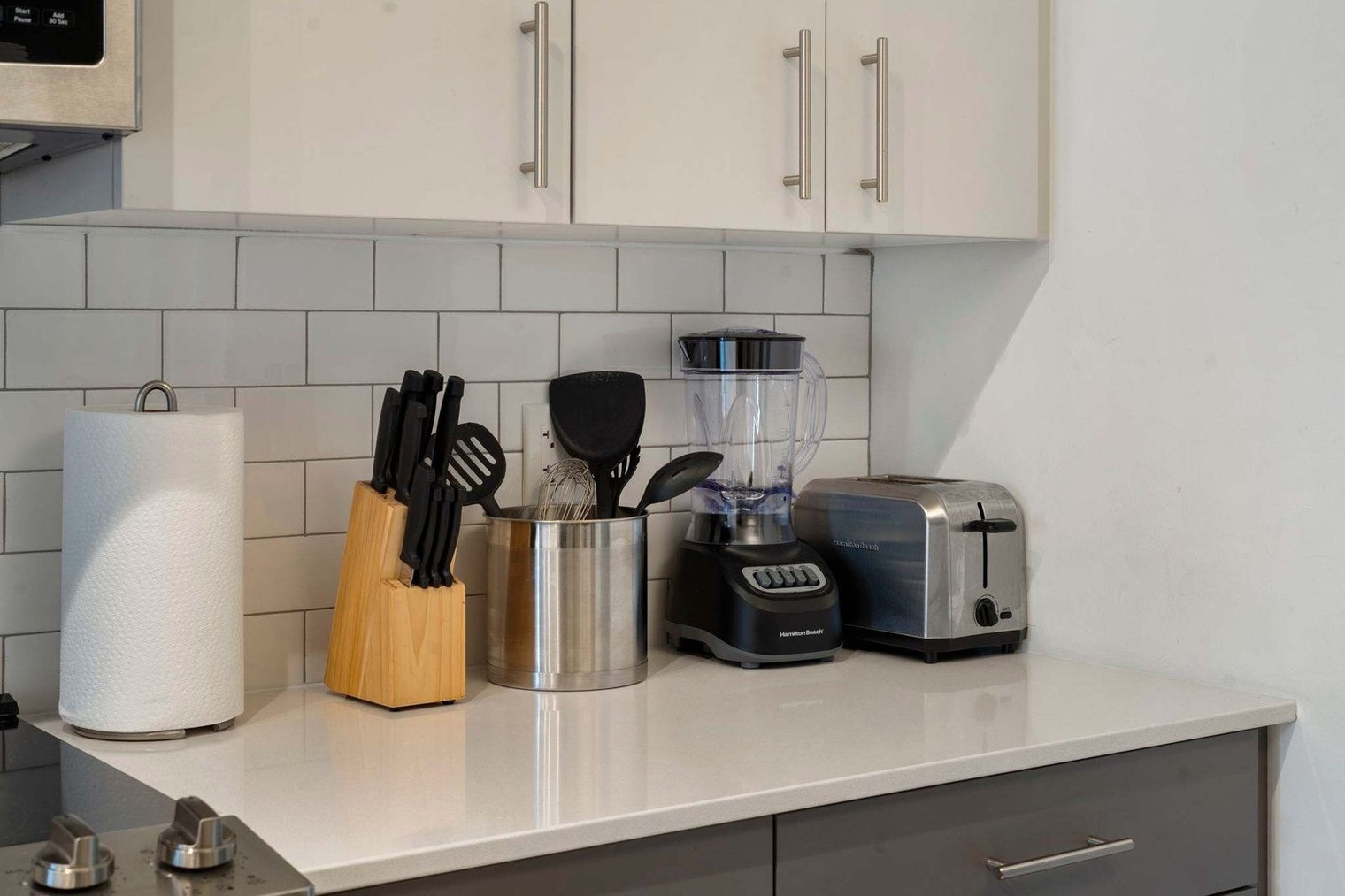 Building Photo - 853 W Blackhawk St