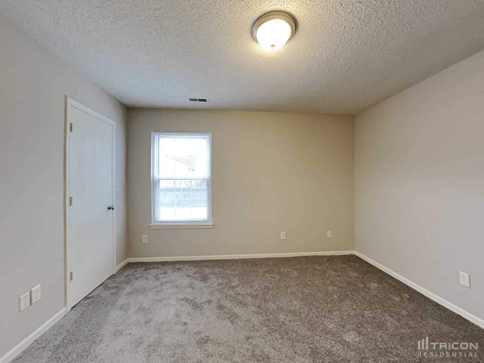 Building Photo - 1679 Long Lake Dr