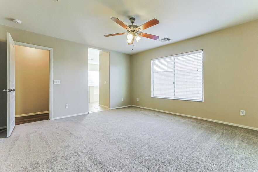 Building Photo - 11457 W Rio Vista Ln