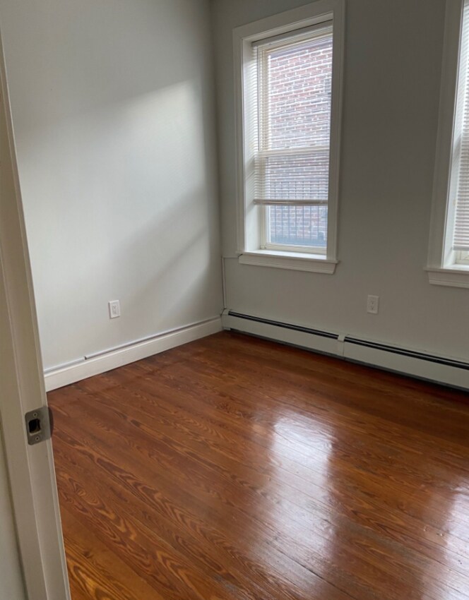 Building Photo - 74 Frankfort St