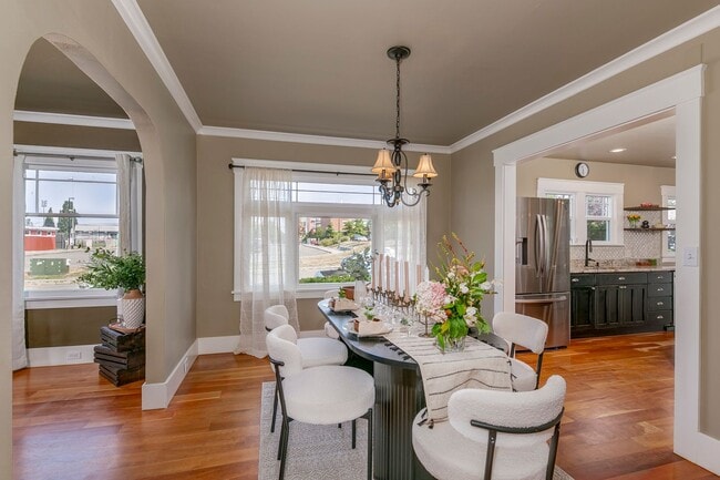 Building Photo - Beautiful Historic Multi Generational home in Heart of Snohomish