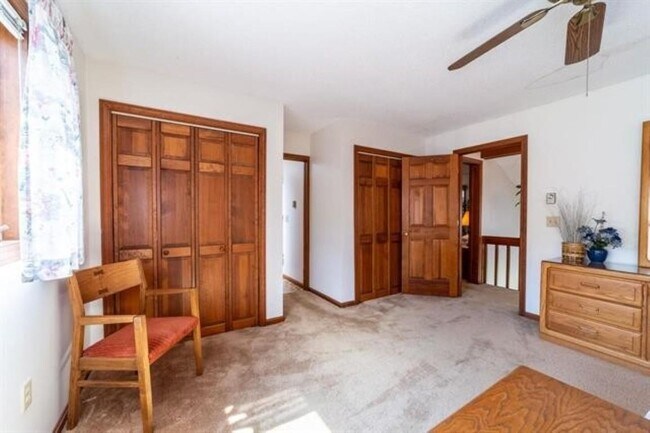 Building Photo - 15 Manor Estates Dr