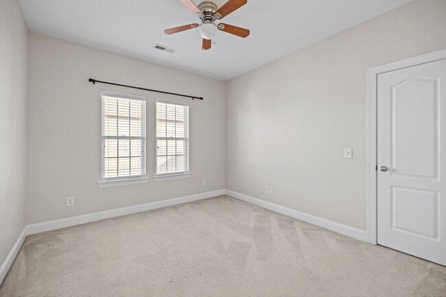 Building Photo - 10724 Alvarado Way