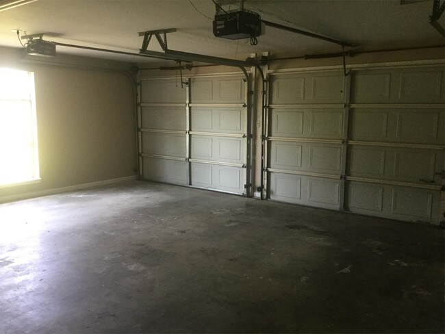 Building Photo - 1303 Cedar Dr