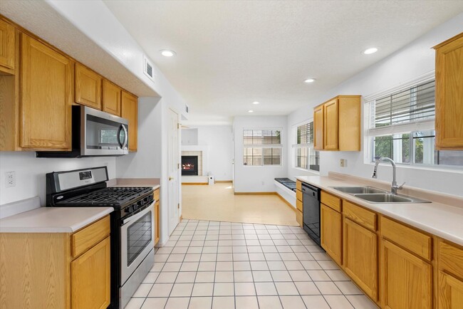 Building Photo - 4520 Ambrose Alday Loop SE