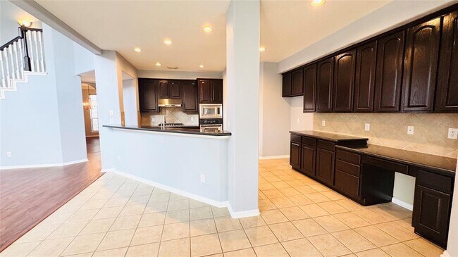 Building Photo - 3218 Oak Cliff Ln