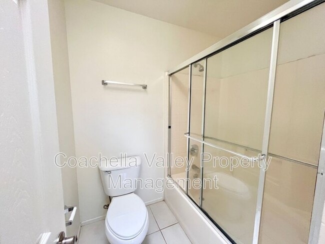 Building Photo - 66028 Mission Lakes Blvd