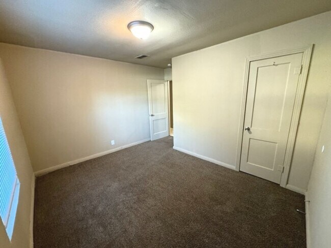 Building Photo - 4820 Abilene St