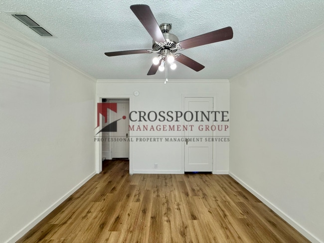 Building Photo - 111 N Gatewood Dr