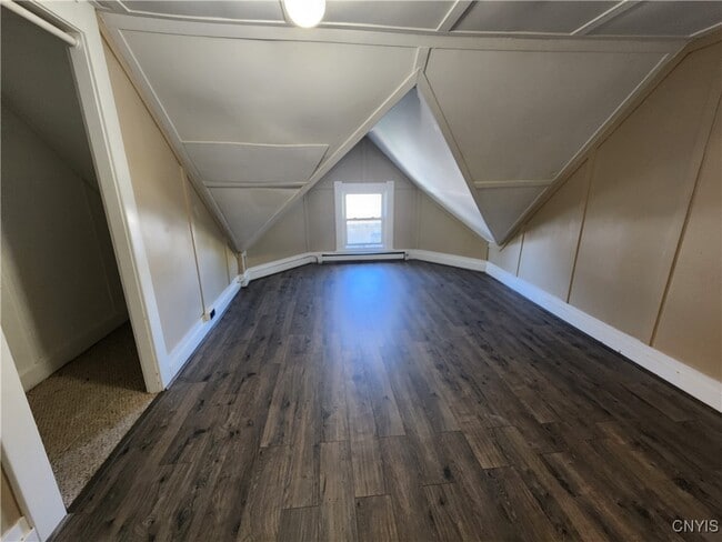 Building Photo - 927 State St