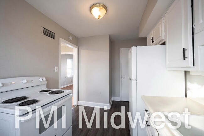 Building Photo - 1319 N Alton Ave