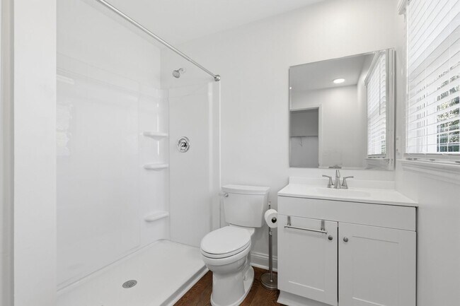 Building Photo - Newly Renovated Home in Westside Savannah