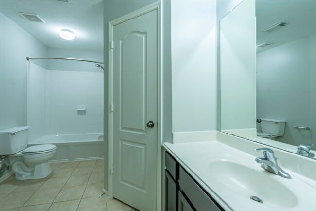 Building Photo - 20122 Sunflower Chase Dr