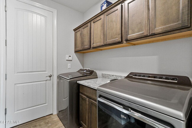 Building Photo - 883 Crystal Rook Dr