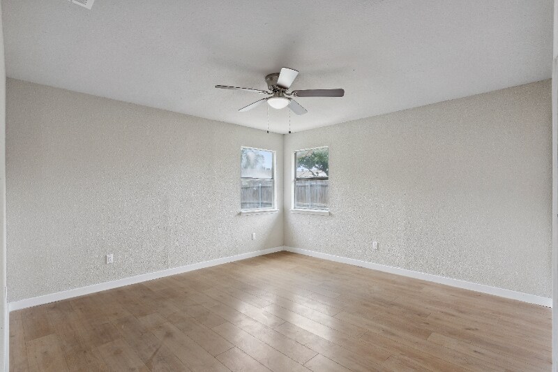 Building Photo - 2104 Richland Dr