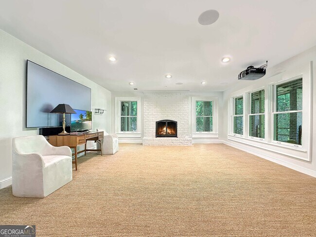 Building Photo - 500 Augusta Ln