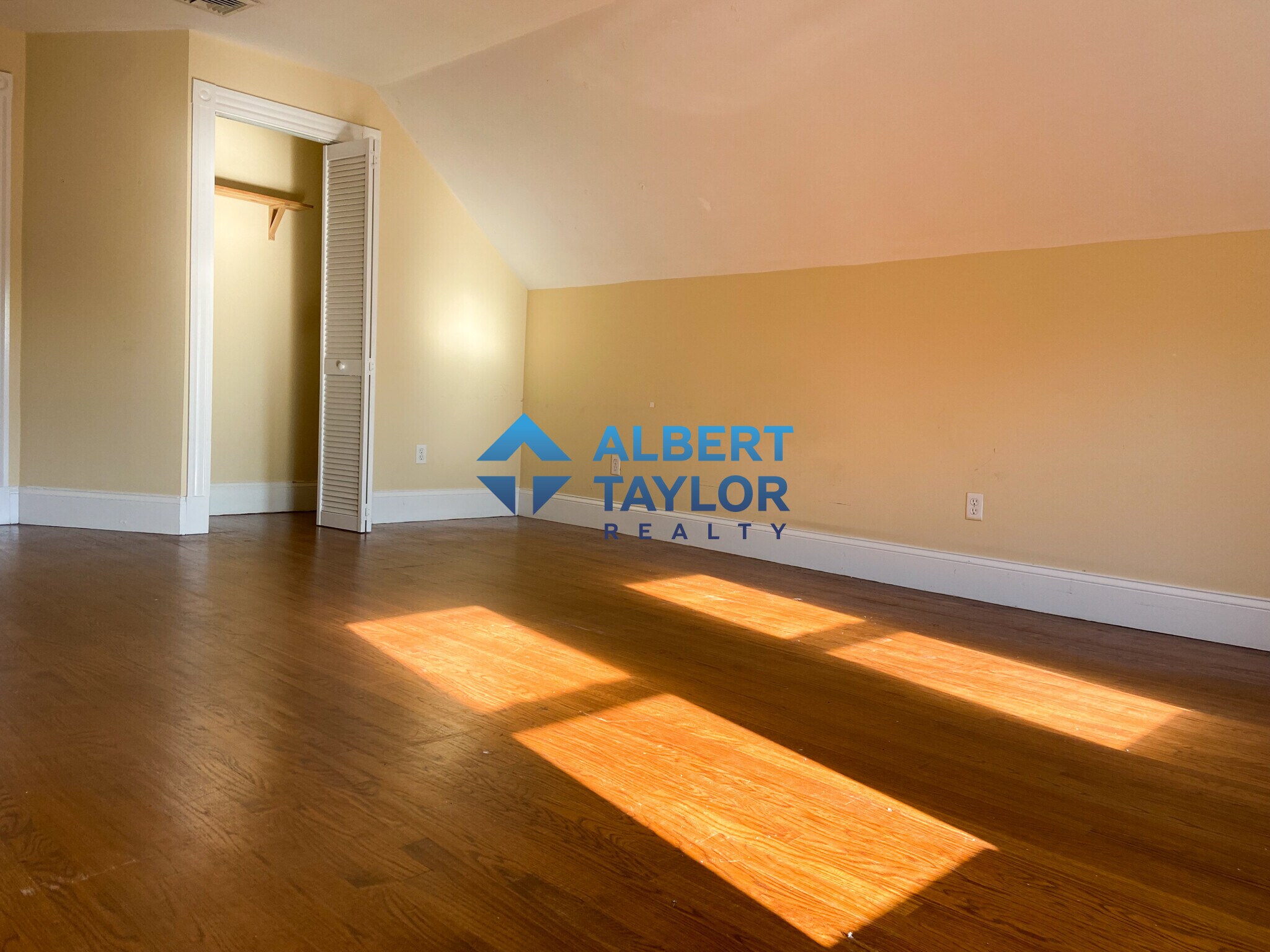 Building Photo - 19 Parker Hill Ave