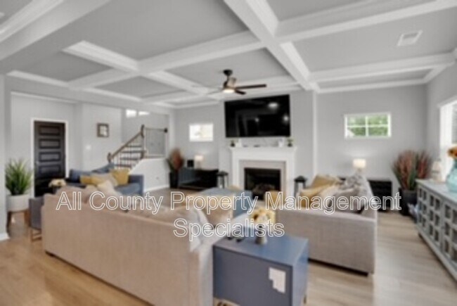 Building Photo - 673 Bellflower Ln