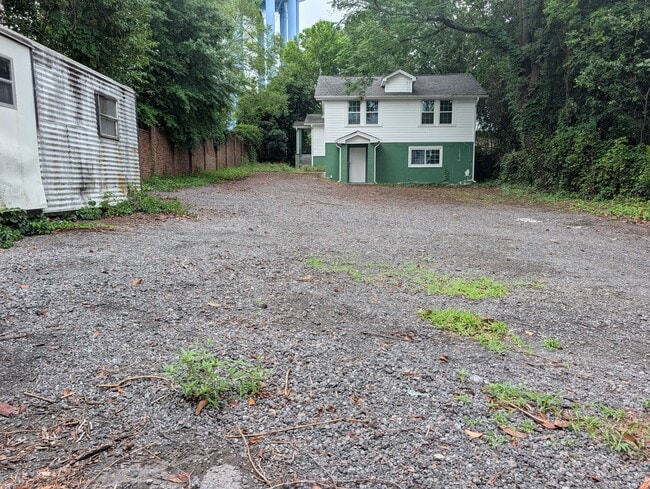 Building Photo - 1620 Catawba St