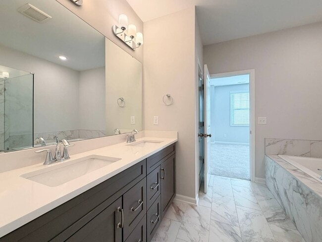 Building Photo - 2459 Englemann Dr