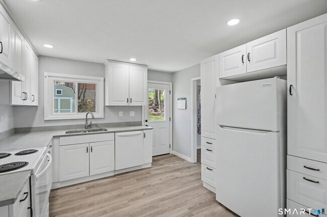 Building Photo - 41 Sunnybrook Bend