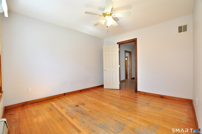 Building Photo - 90 Niles Rd