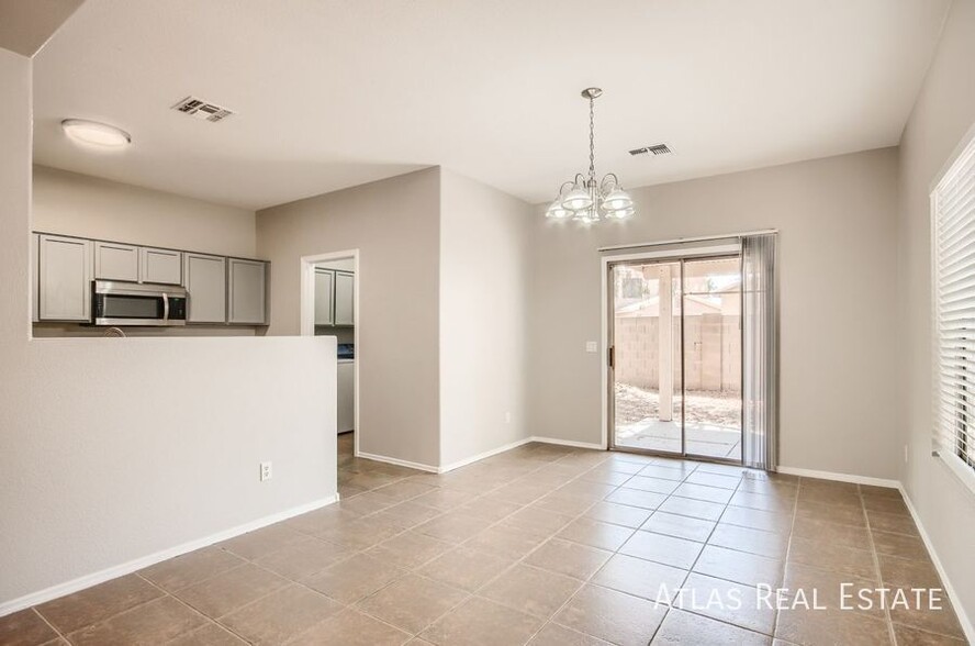 Building Photo - 805 E Drifter Pl