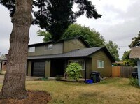 Building Photo - (OCK 5) Beautifully remodeled 2 bedroom/1.5 bath duplex