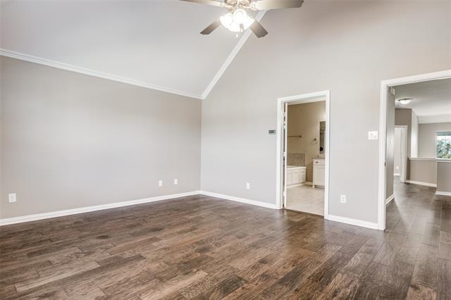 Building Photo - 5404 Locust Dr