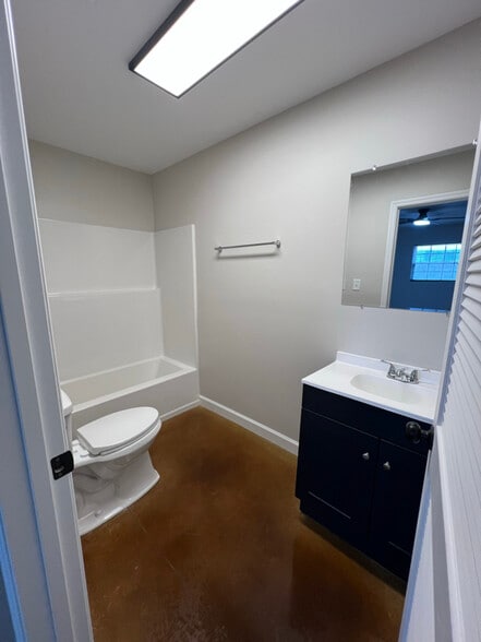 Building Photo - 456 N Ridge Estates