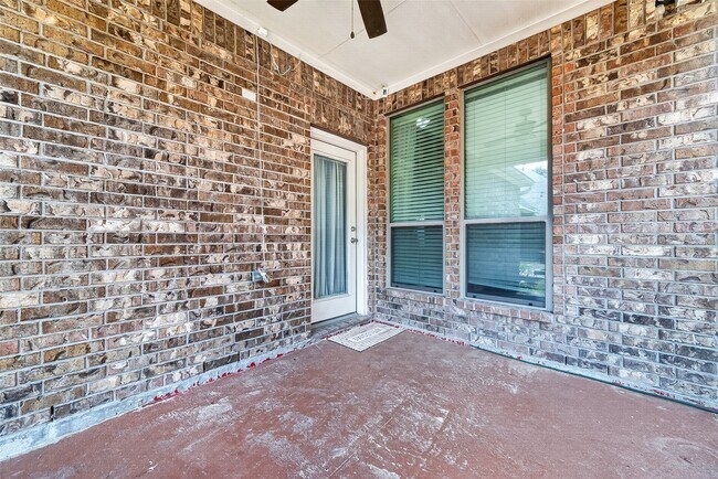 Building Photo - 6319 Denison Oaks Dr