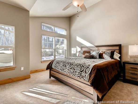 Building Photo - Main Street Frisco! Granite and Stainless! Dogs negotiable!