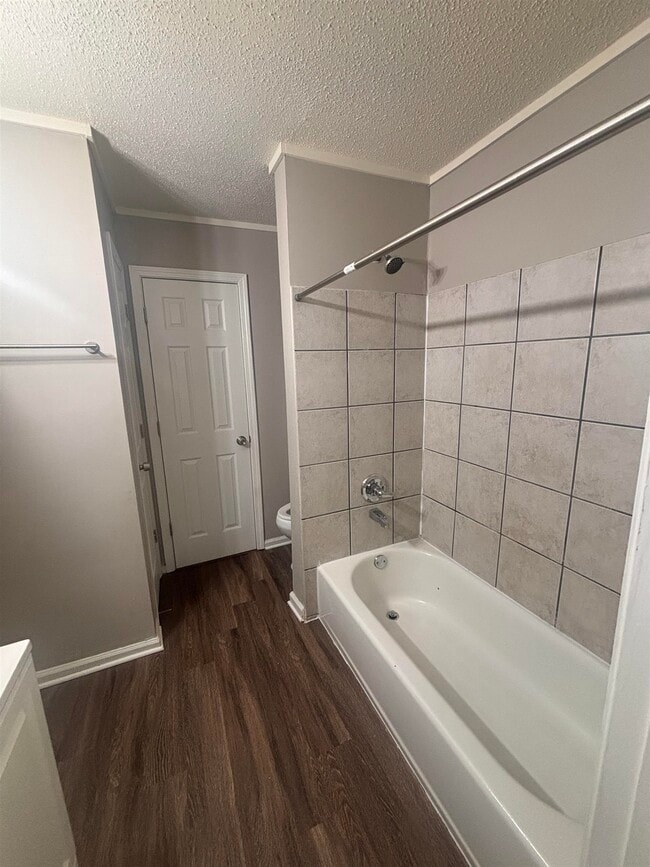 Building Photo - 4701 Lindawood Ln