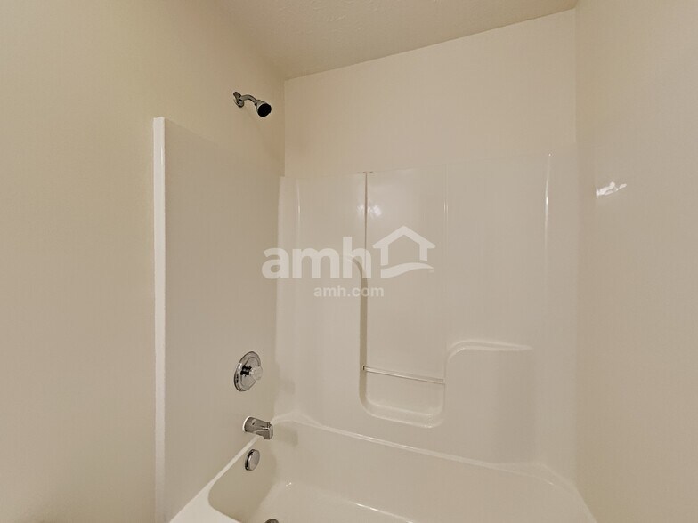 Building Photo - 334 Stewart Springs Dr
