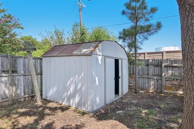 Building Photo - 1221 Wheatfield Dr