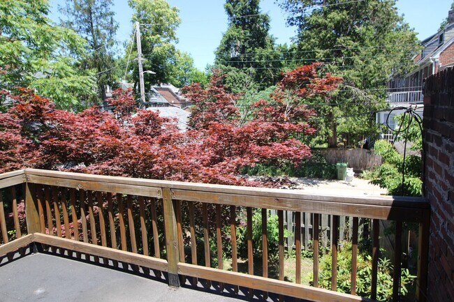 Building Photo - 2026/2027 Off-Campus JHU Spacious 5bd/2ba Rowhome OSP & W/D! Available 6/8