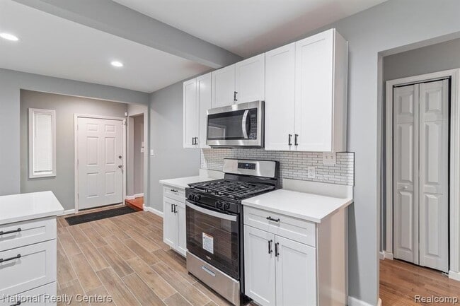 Building Photo - 20172 Stotter St
