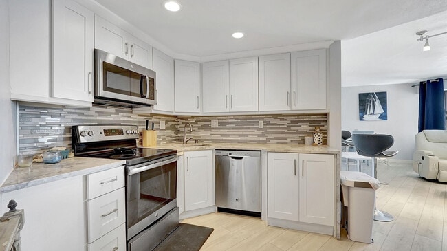 Building Photo - 3800 Galt Ocean Dr