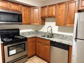 Building Photo - 4164 Inverrary Dr