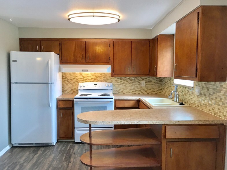 Building Photo - Cottonwood Apartments